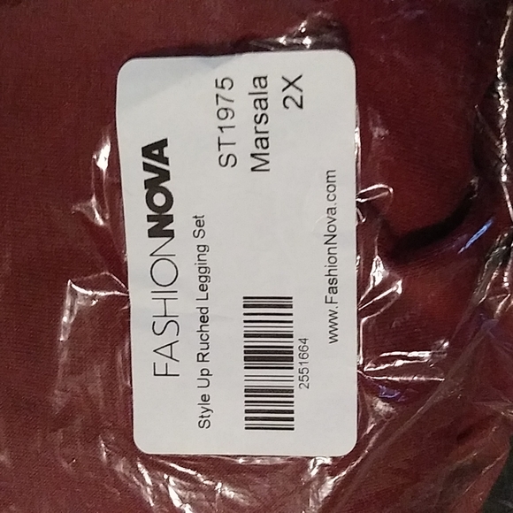 Fashion Nova Style Up Rushed Set - Picture 3 of 12